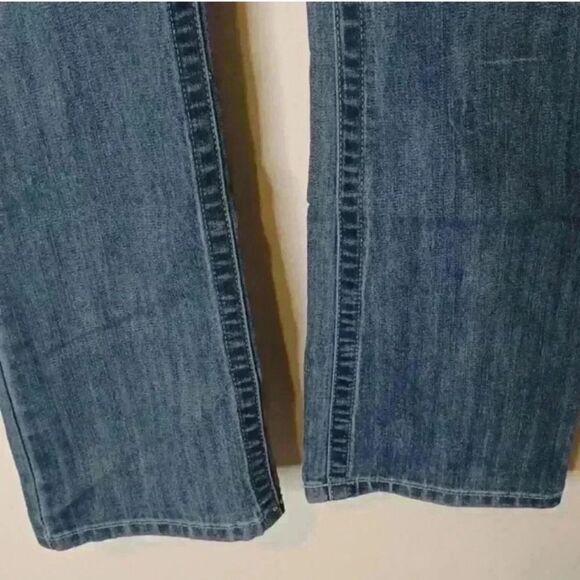 Classic Blue Women's Jeans - Picture 11 of 12